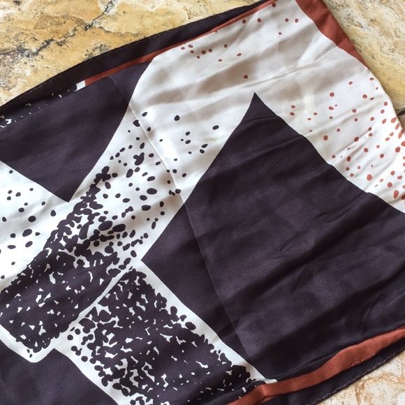 Anne Klein long rectangular 100% silk scarf VGUC - Picture 6 of 8